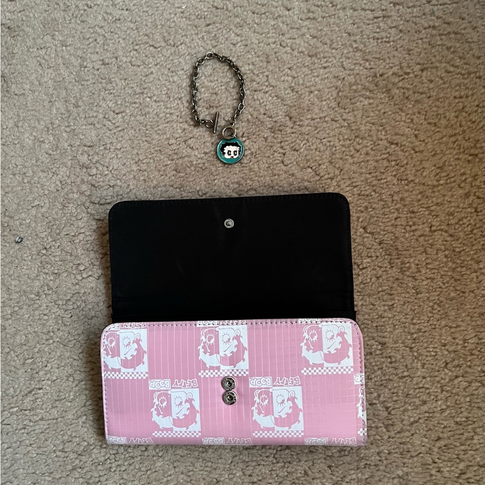 Betty Boop wallet and bracelet